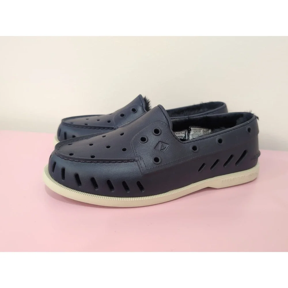 Sperry Women's‎ Navy Float Boat Shoes with Faux Fur Lining Size 9 NWOT